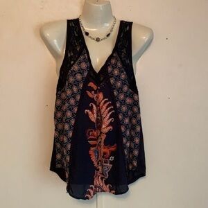TAYLOR AND SAGE FLOWEY TANK SZ M